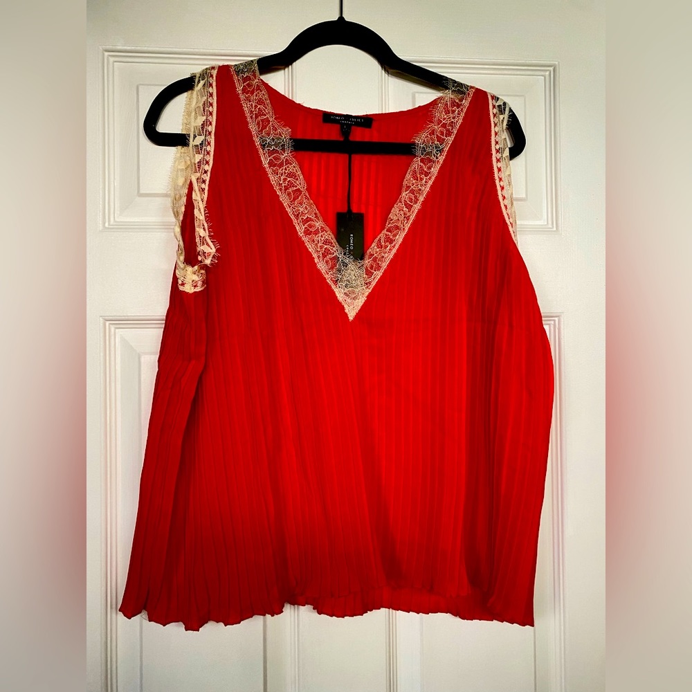 Romeo And Juliet red top- Sz L